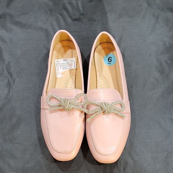 BRAND NEW WILD DIVA LOUNGS NELLIE RHINESTONE BOW SHOE - Picture 2 of 15